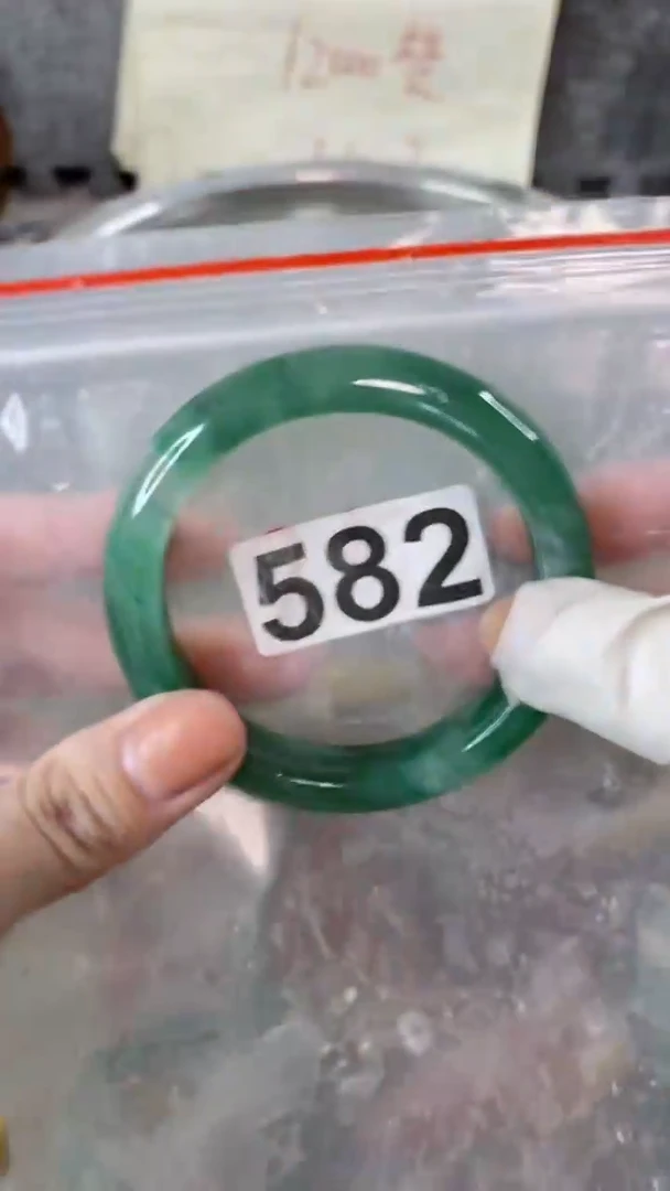 【闪购商品】石英质玉手镯未镶嵌57+582