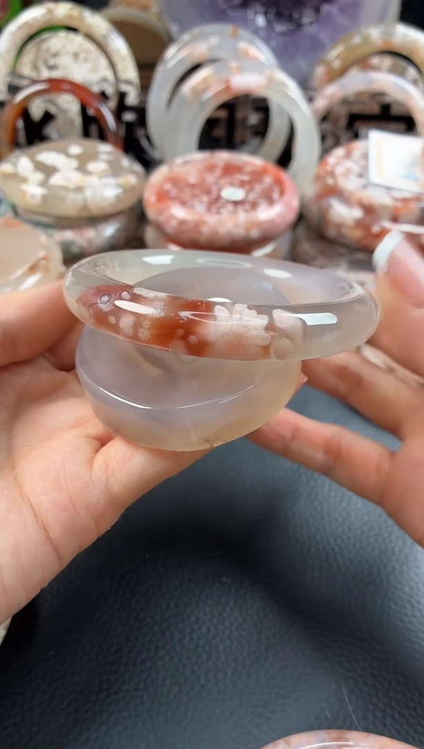 未镶嵌手镯（圆镯）石英质玉清**清55