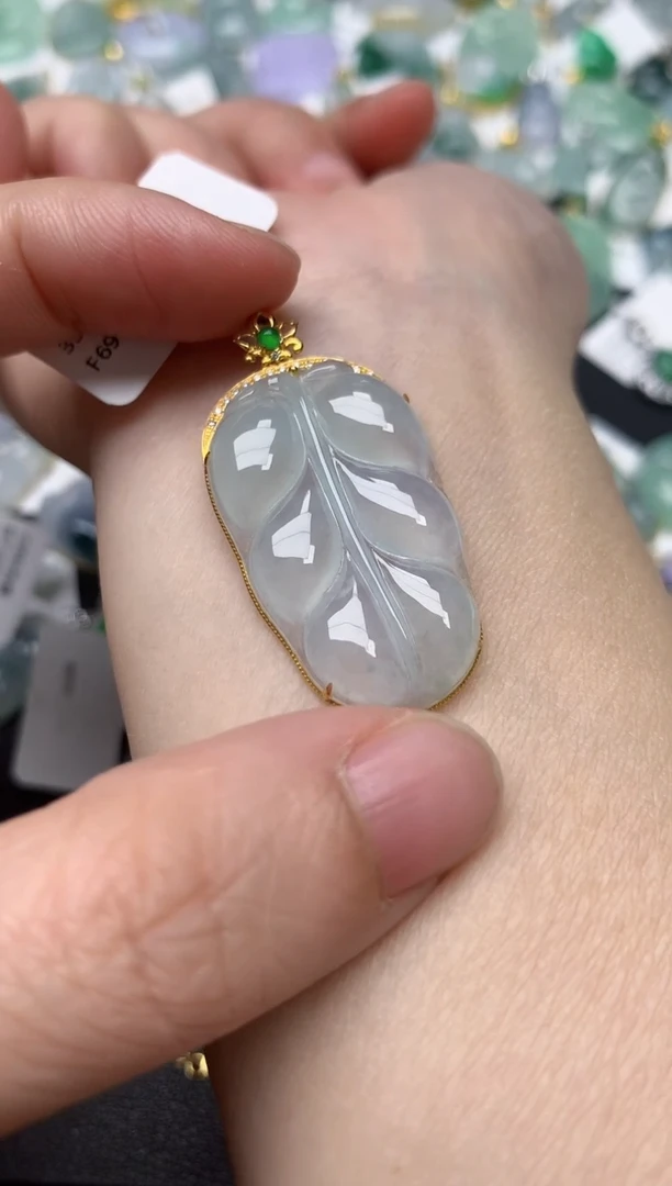 颈饰18K金镶嵌翡翠天然缅甸A货翡翠