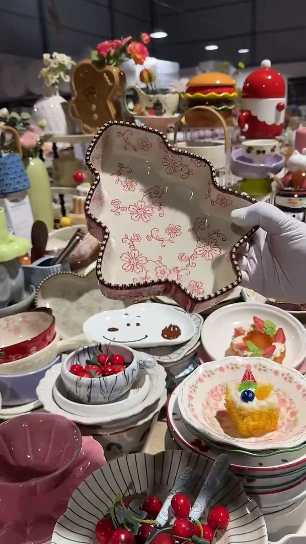 陶瓷红色圣诞树盘微瑕 凑满20元包邮