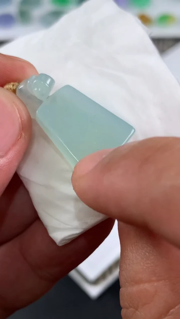 未镶嵌定制翡翠笑**生翡翠