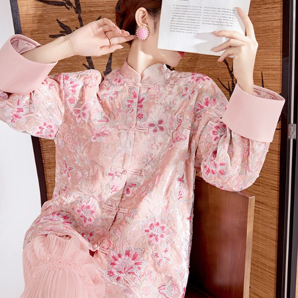 2025春季新款新中式国风重工亮片刺绣设计感气质减龄外套女 N2011