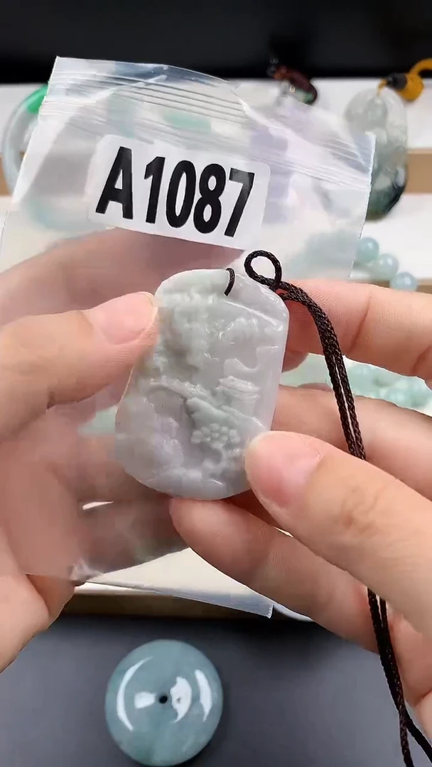 颈饰未镶嵌翡翠天然翡翠吊坠挂件