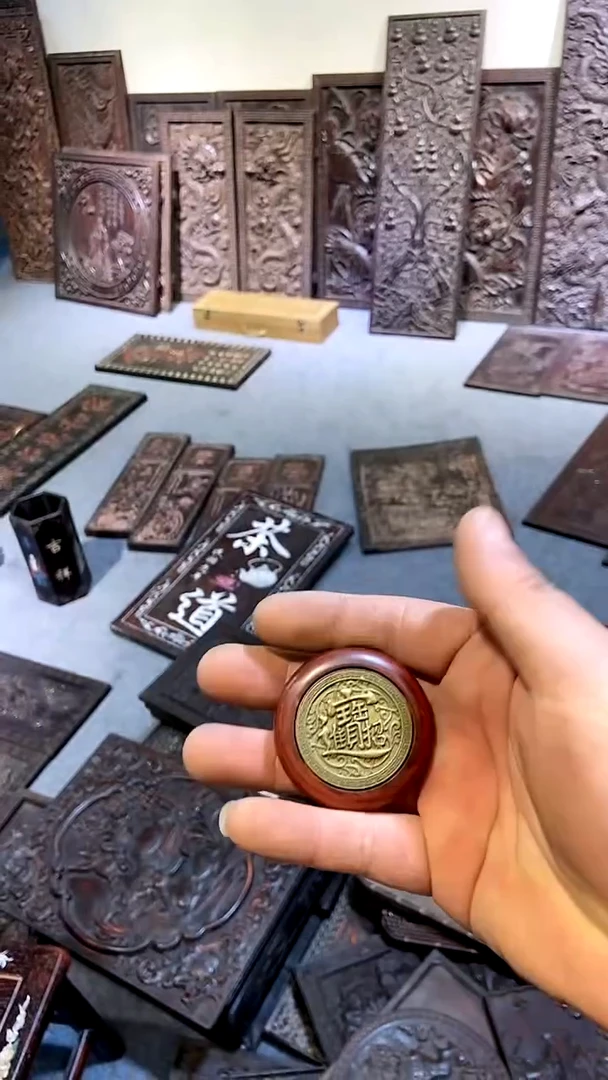 【闪购商品】木紫檀雕刻一物一拍以直播间为准