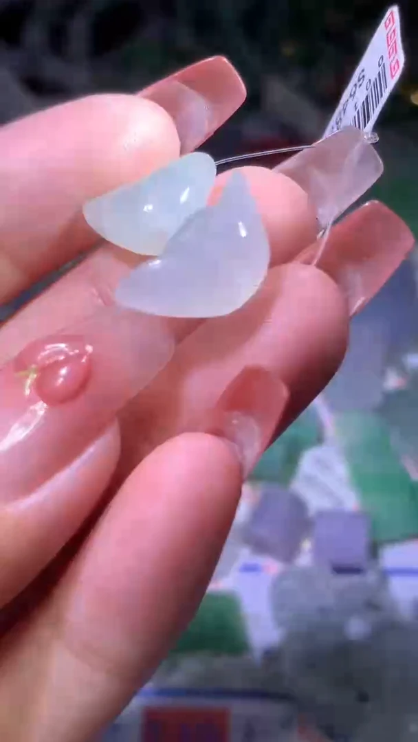 翡翠未镶嵌颈饰MXX023364