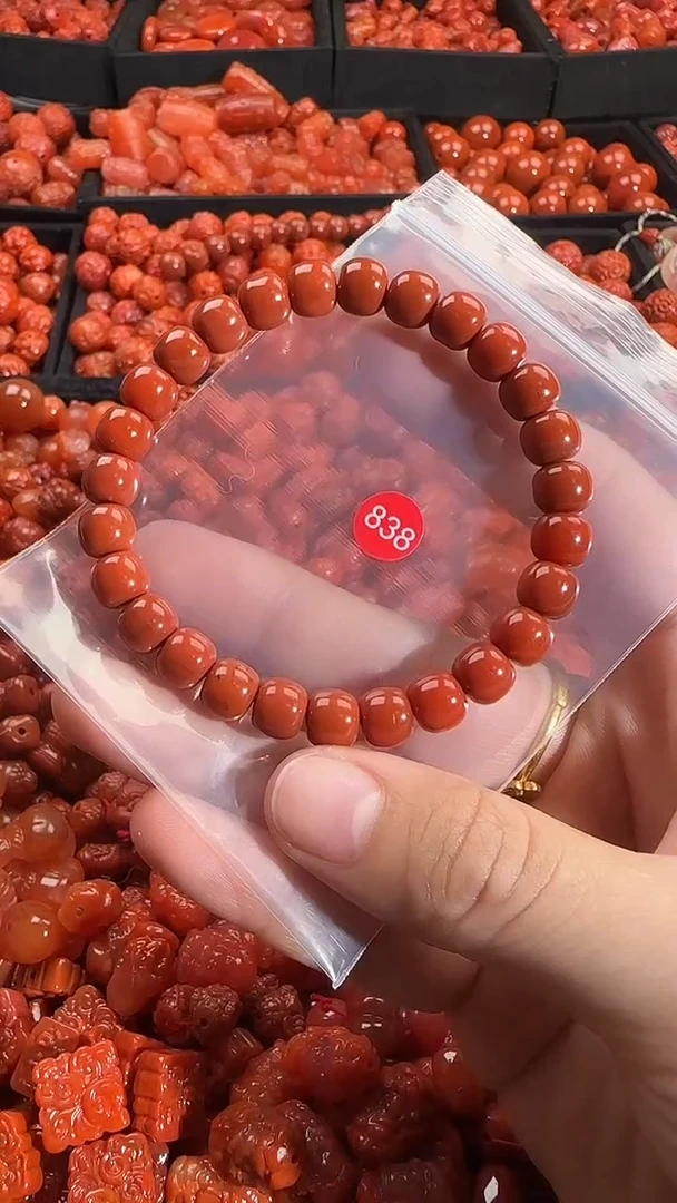 颈饰未镶嵌南红玛瑙1