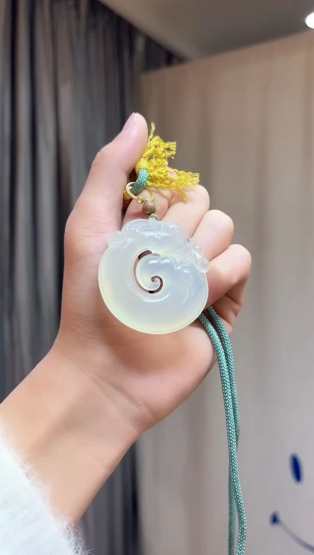 【闪购商品】蛇纹石玉颈饰未镶嵌多样性发其一