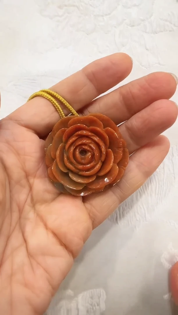 翡翠未镶嵌颈饰国风