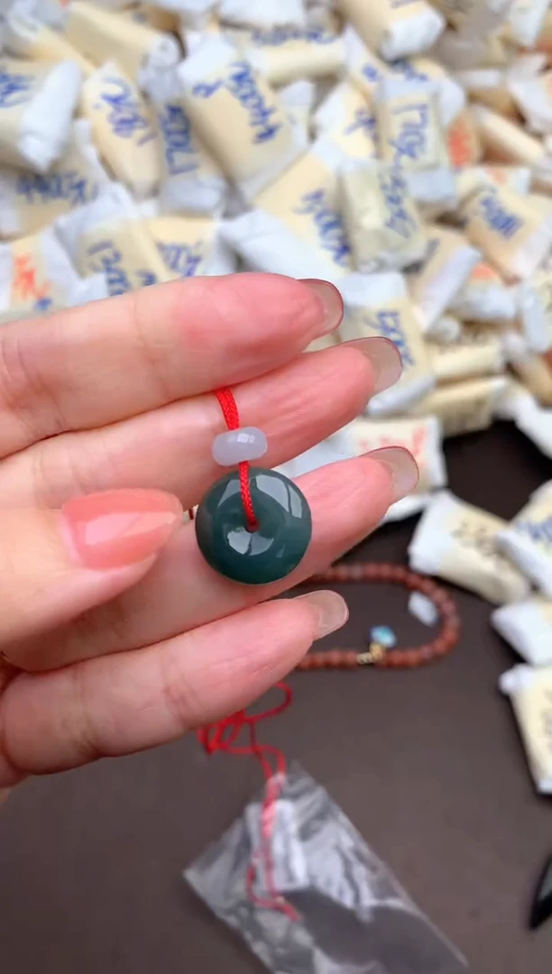 【闪购商品】翡翠挂件未镶嵌一