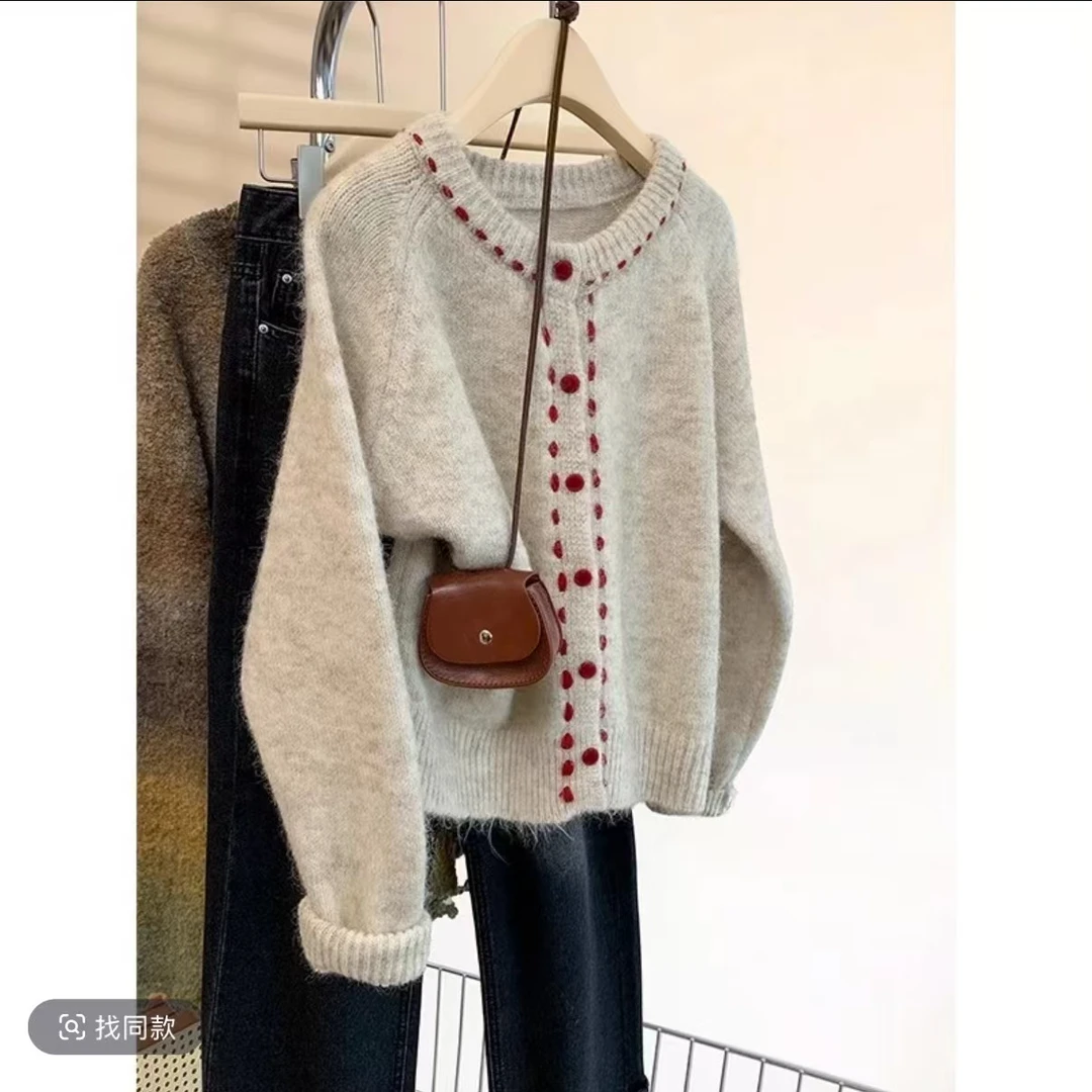 2025韩系冬季圆领设计感软糯女针织外套