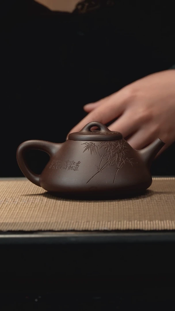 紫砂茶盏老紫泥刻绘子冶200CC