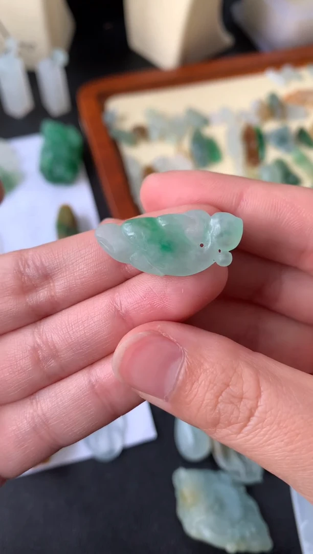 【闪购商品】定制翡翠未镶嵌翡翠