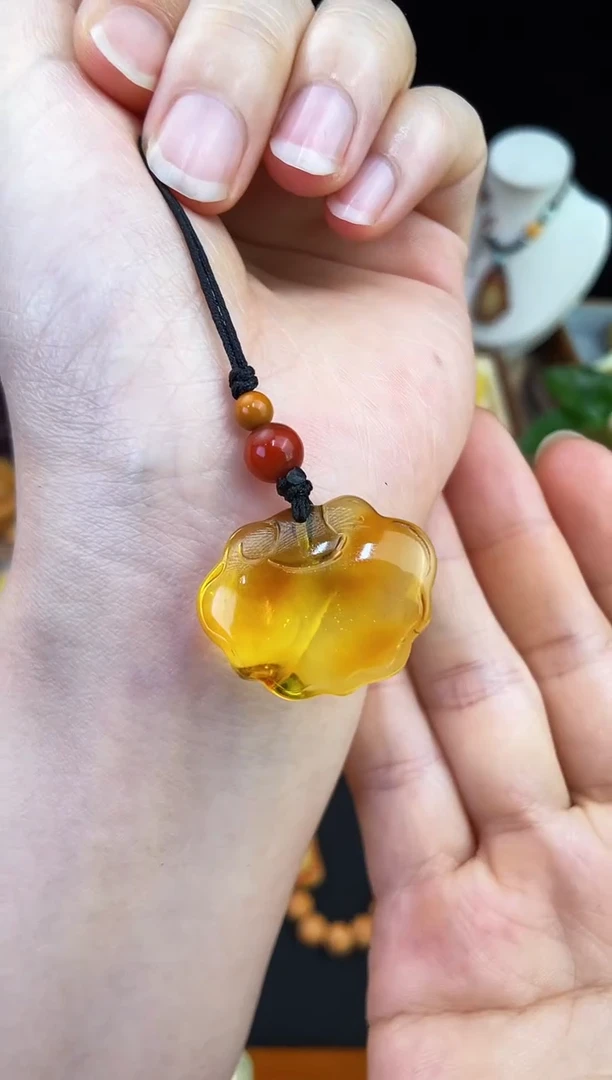 琥珀未镶嵌珠宝奇石柒月