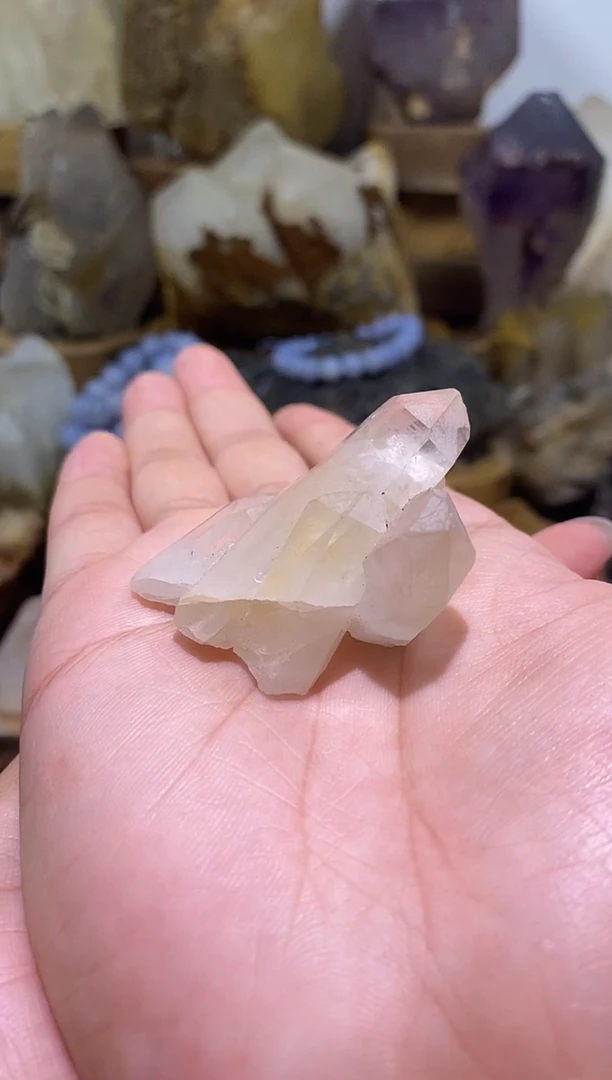 水晶珠宝半成品未镶嵌白水晶簇