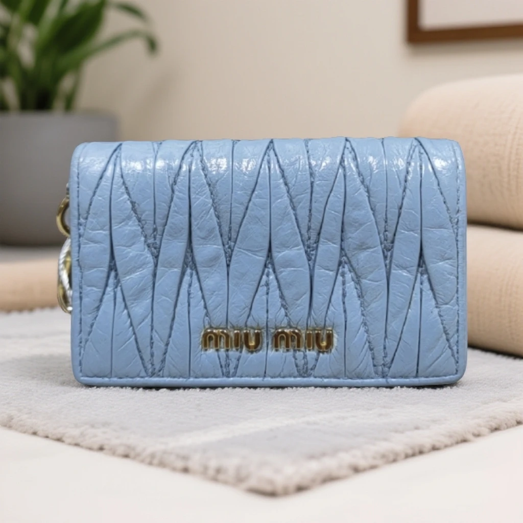 95新 MIU MIU/缪缪  浅蓝色褶皱卡包  1825 6451