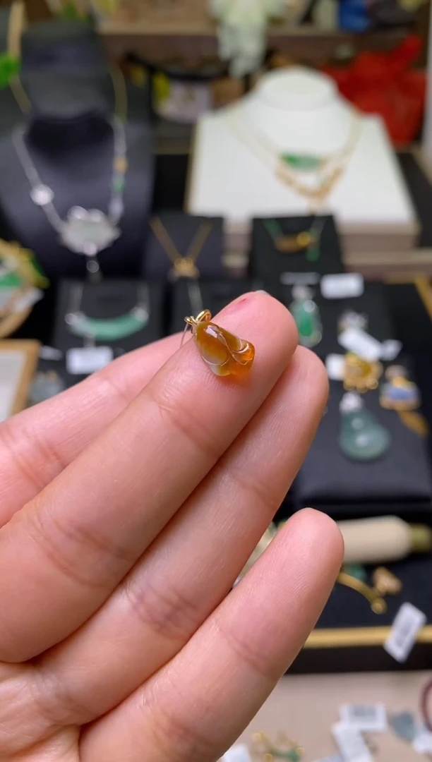【闪购商品】翡翠颈饰18K金镶嵌净货17935