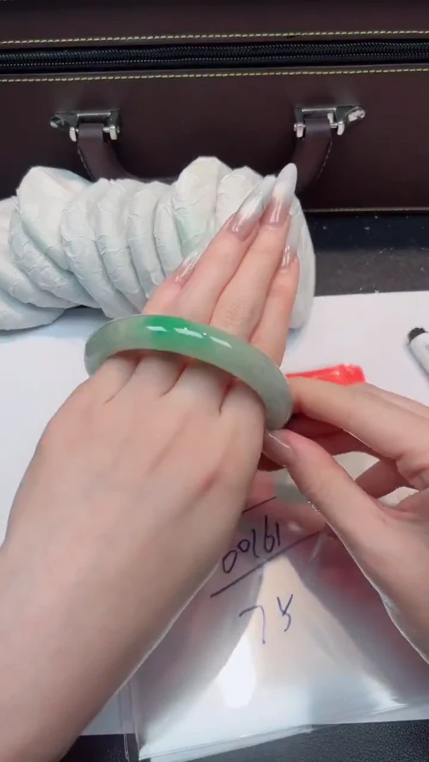 未镶嵌手镯翡翠默认有瑕，no退换-194