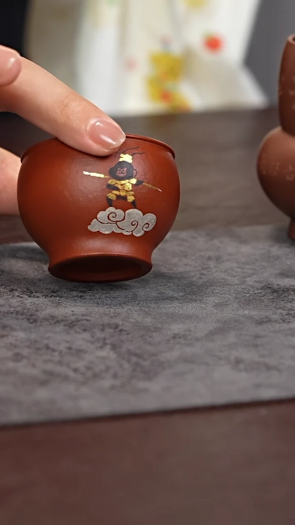 茶杯紫砂金银绘 朱泥蛋壳 悟空