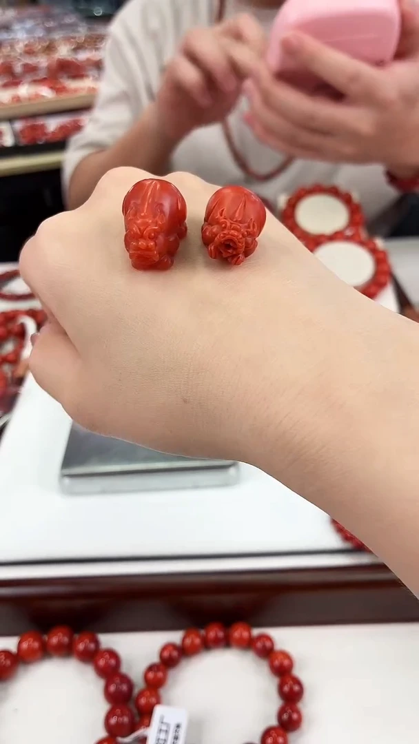 南红玛瑙貔貅未镶嵌花*（两个打包）