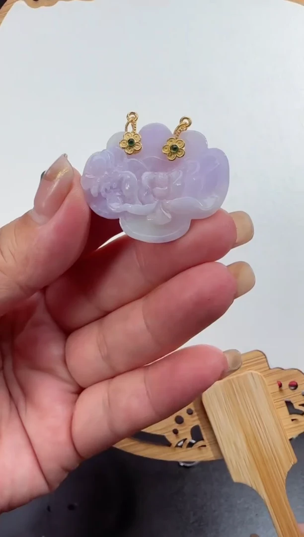 翡翠未镶嵌颈饰吊坠