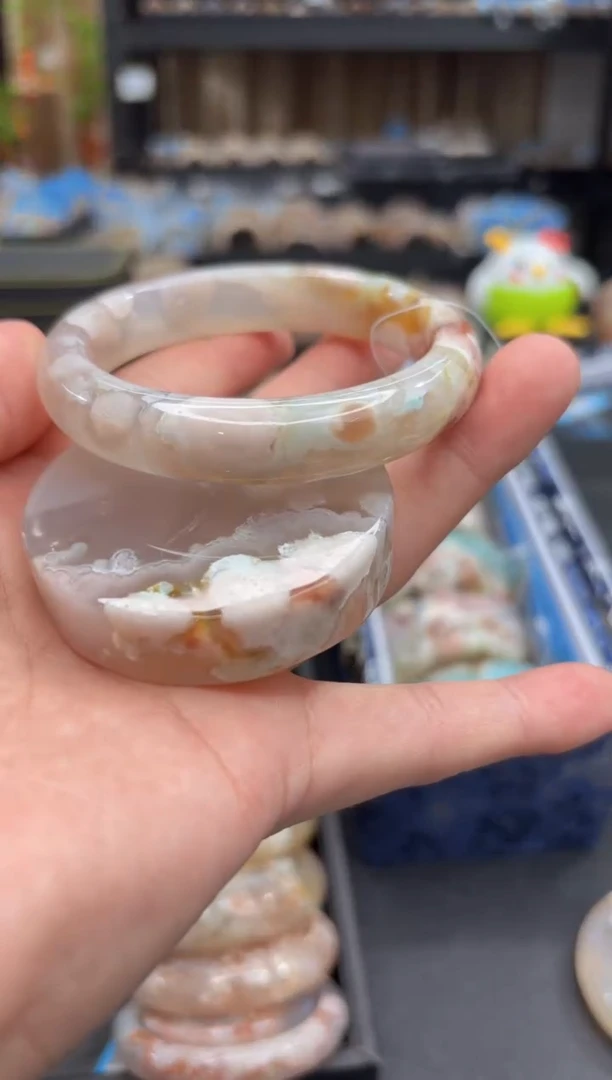 未镶嵌手镯石英质玉10(62圈赠送镯心)