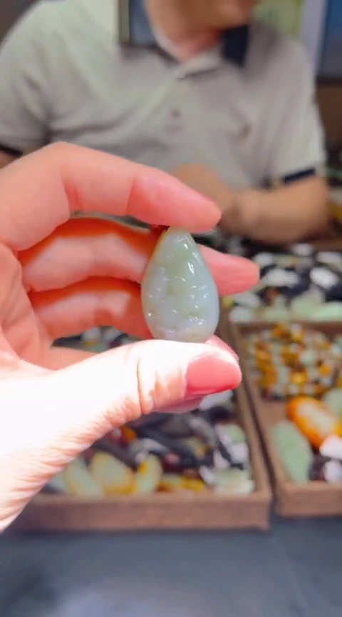 和田玉未镶嵌颈饰·