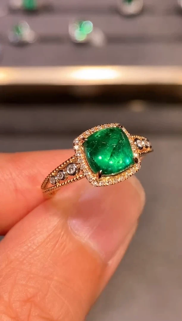 戒指18K金镶嵌祖母绿【闪购】1.67ct/赞比亚微油/同步展会价