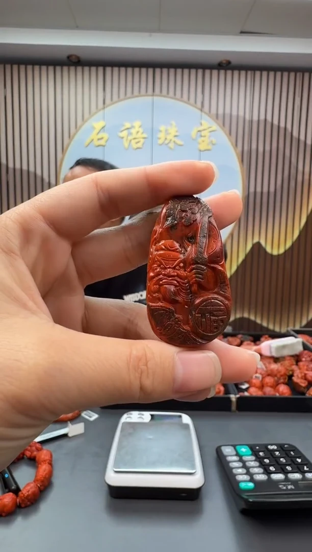 未镶嵌雕刻南红玛瑙108ZB0916产品一个