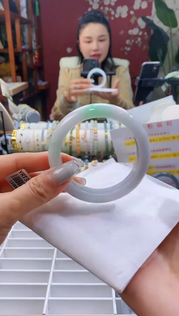 【闪购商品】翡翠手镯未镶嵌71阳绿5657/10.4*9.0