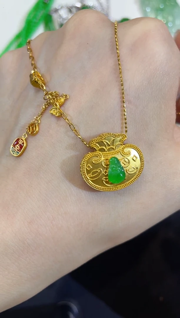 颈饰18K金镶嵌翡翠团购1