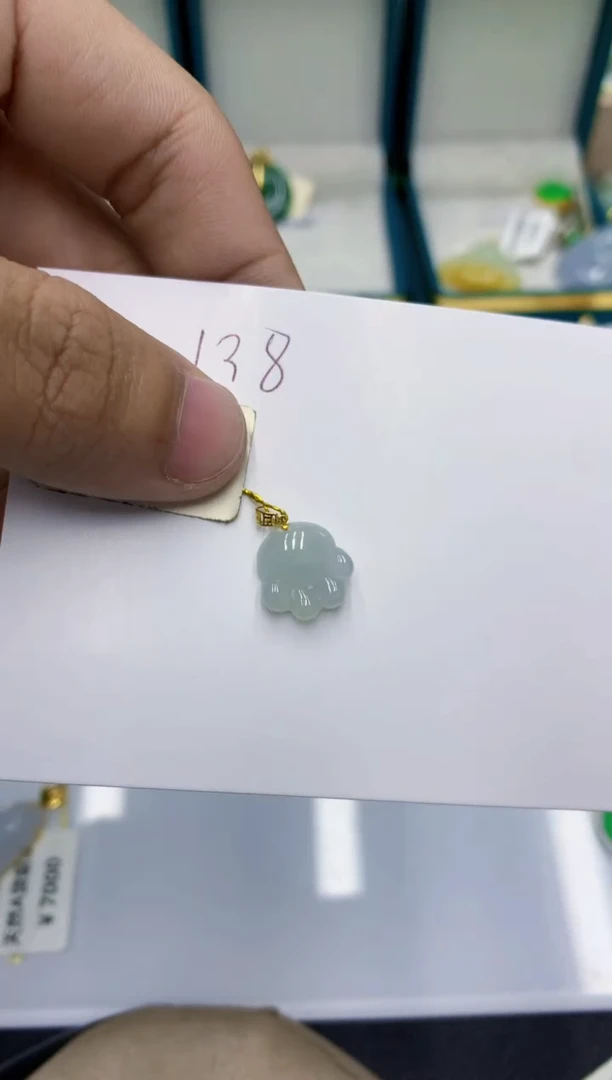 颈饰18K金镶嵌翡翠琴**欢翡翠