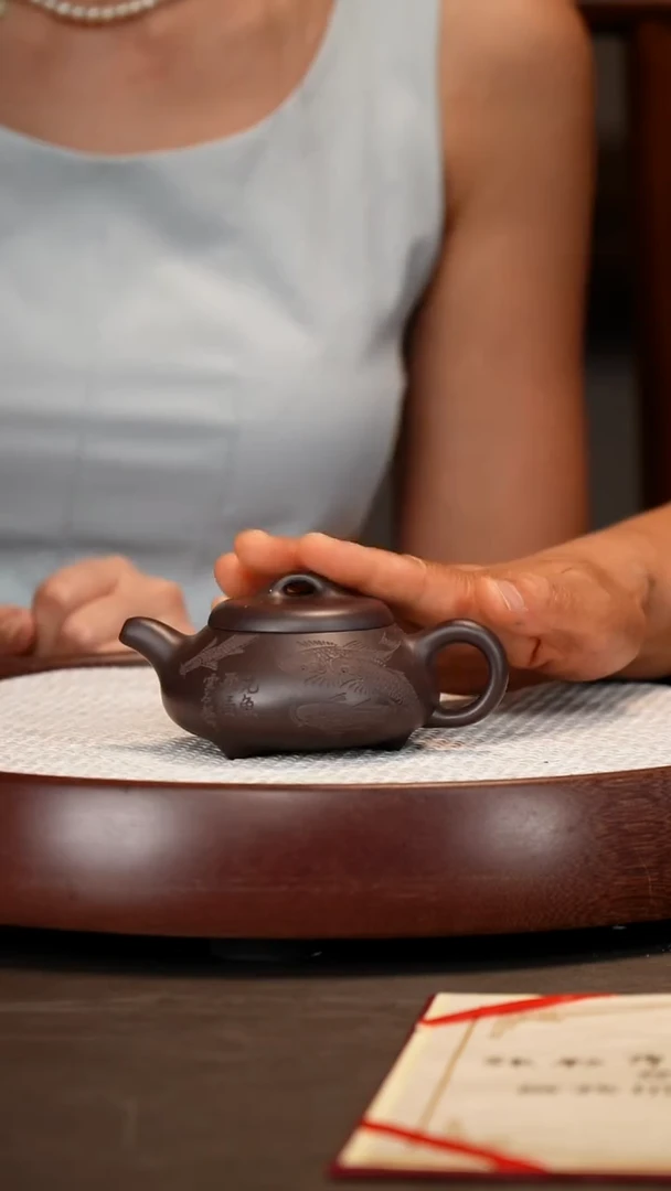 茶壶紫砂【张彩萍】黑墩头汉棠石瓢   160CC