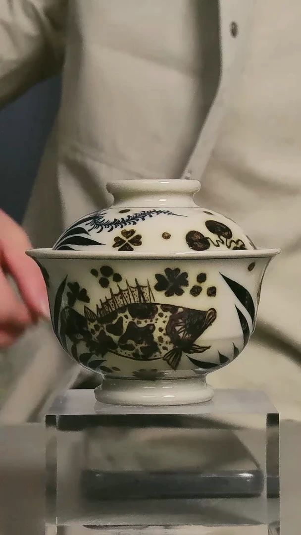 青花釉里金二号釉鱼藻盖碗