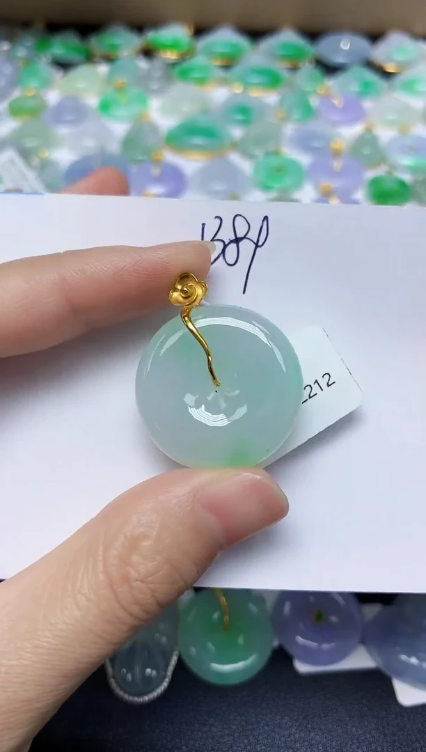 翡翠18K金镶嵌颈饰 天然缅甸翡翠A货