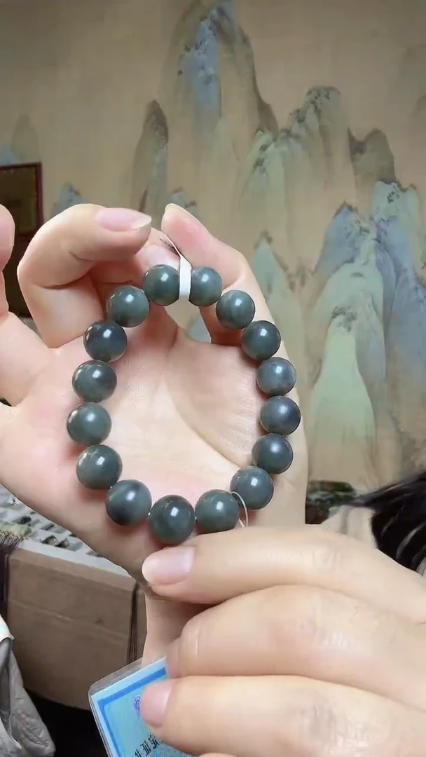 颈饰未镶嵌和田玉.