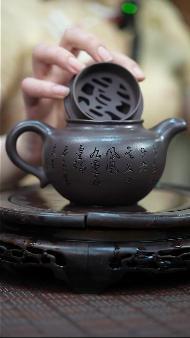 茶壶紫砂宜兴紫砂岁颐传砂原矿全手10