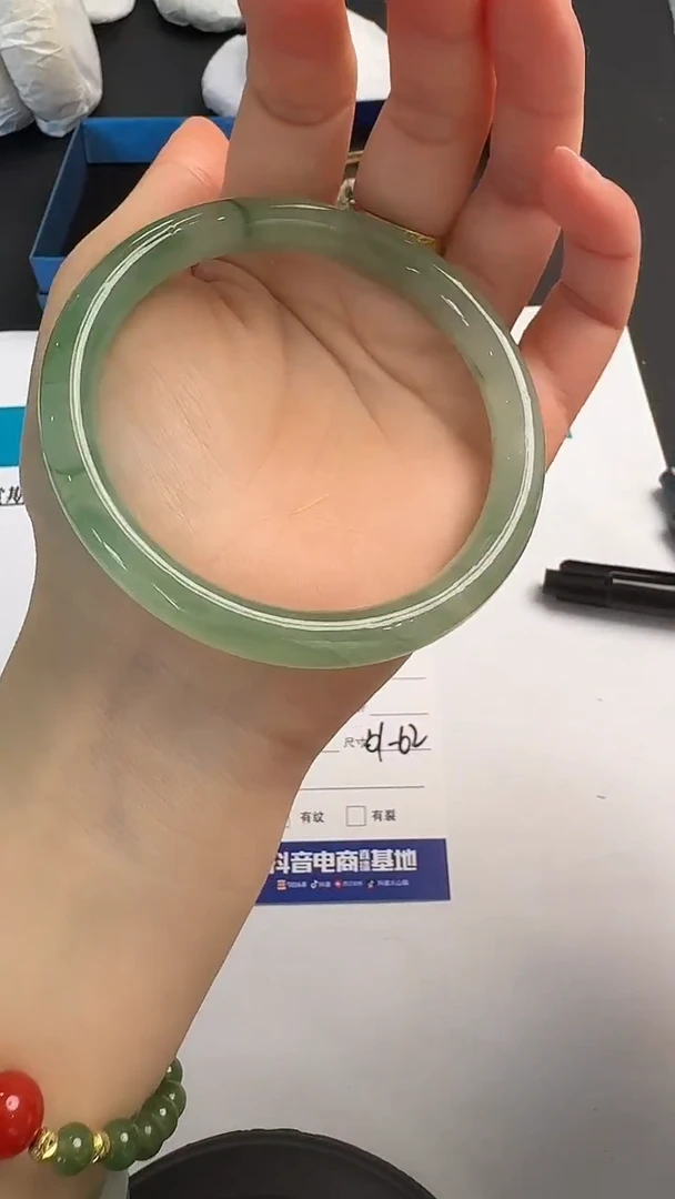 未镶嵌手镯石英质玉053