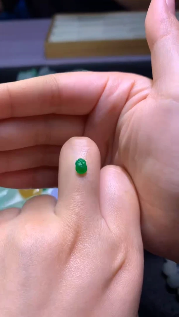 未镶嵌定制翡翠毛货
