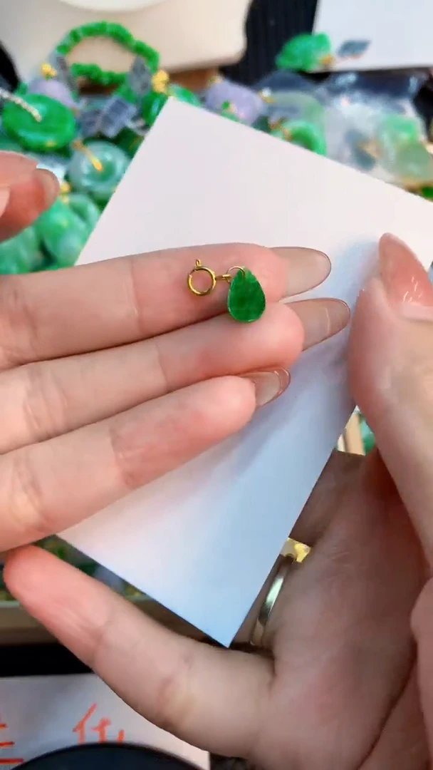 翡翠未镶嵌吊坠(不含链)1