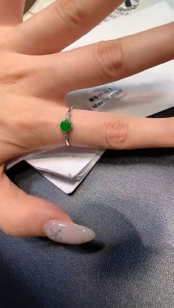 颈饰18K金镶嵌翡翠戒指14圈上下两个圈口免费改