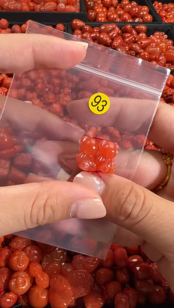 颈饰未镶嵌南红玛瑙1