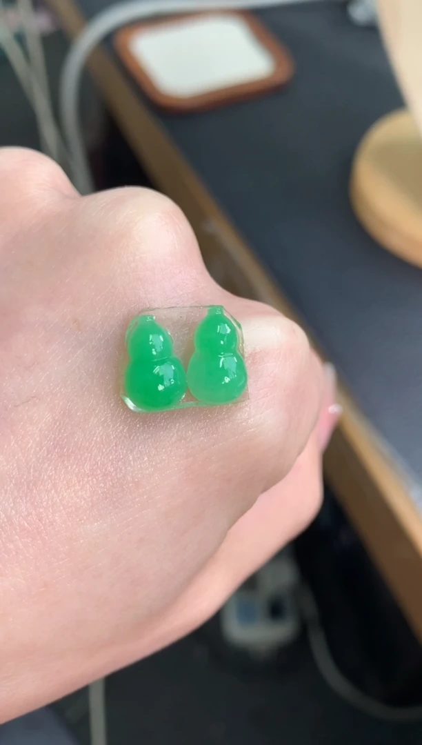 未镶嵌定制翡翠一对葫芦