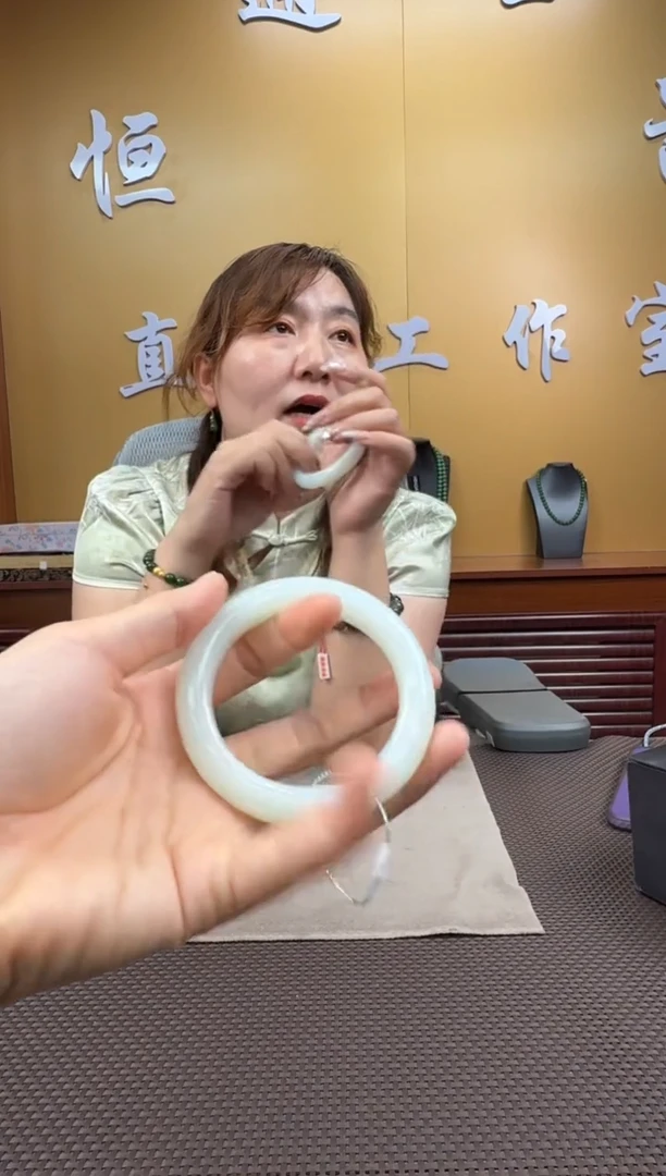 和田玉未镶嵌颈饰手镯55+