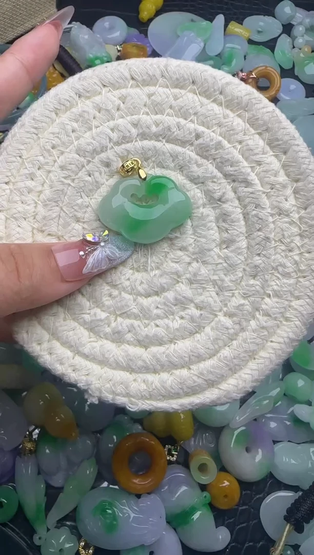 翡翠未镶嵌颈饰天然缅甸翡翠吊坠
