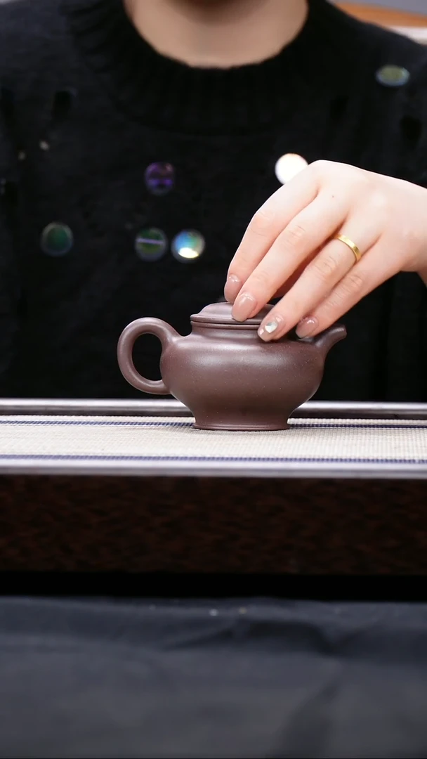 【闪购商品】紫砂茶壶四号井低槽青  裰支