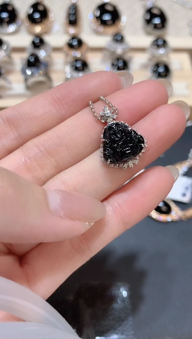【闪购商品】翡翠套链18K金镶嵌A1翡翠