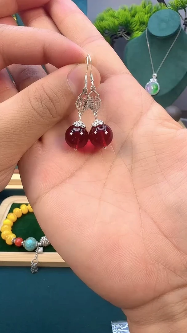 银S925镶嵌血珀耳饰E464