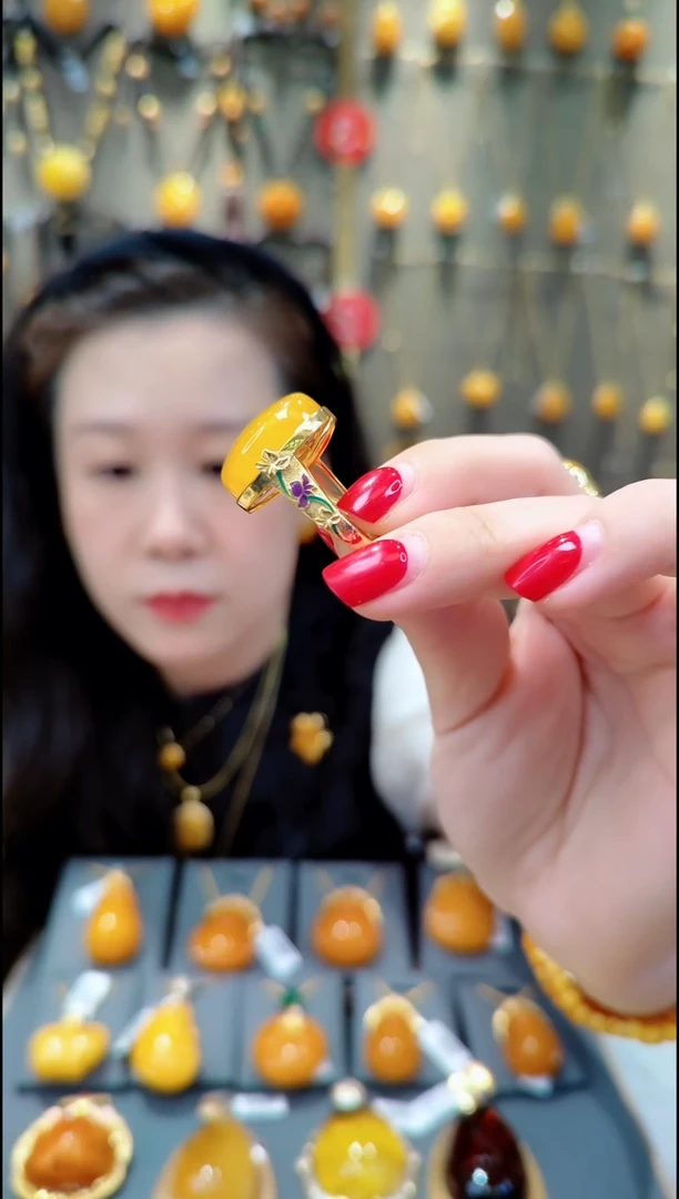 【闪购商品】蜜蜡戒指银S925镀金镶嵌A040蜜蜡戒指