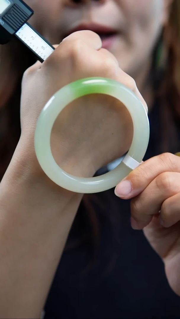 【闪购商品】和田玉手镯未镶嵌59翠青一口翠