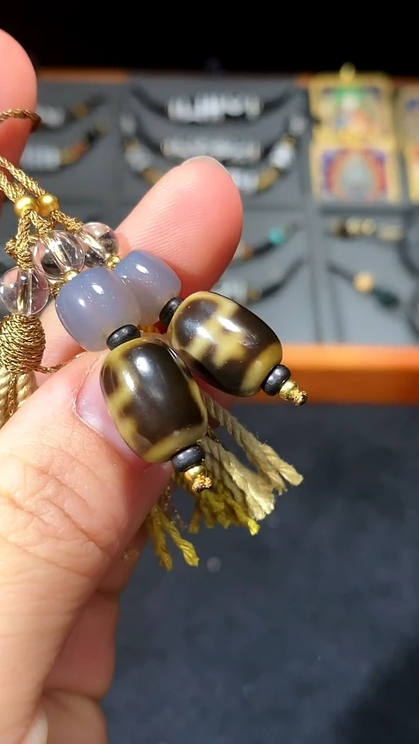 【闪购商品】玛瑙/玉髓手机挂件未镶嵌黑金宝瓶手机挂件